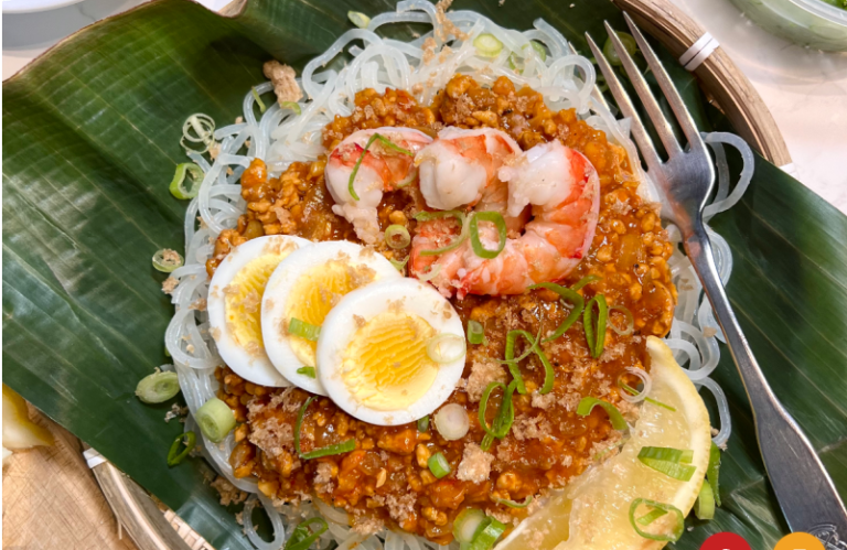 Pancit Palabok Recipe (Filipino Rice Noodles in Savory Shrimp Sauce)